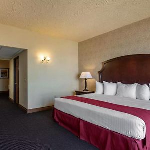 Shoreline Inn & Conference Center, Ascend Hotel Collection